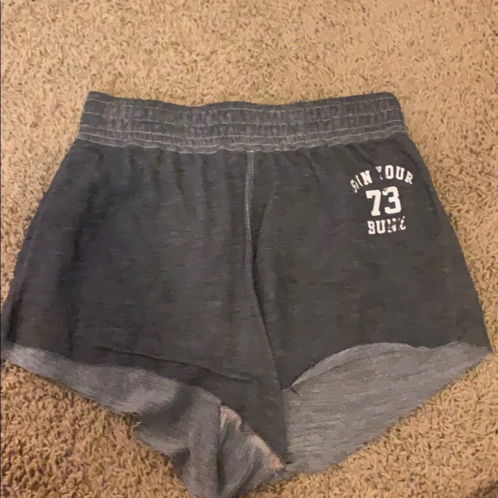 shorts - Picture 2 of 3